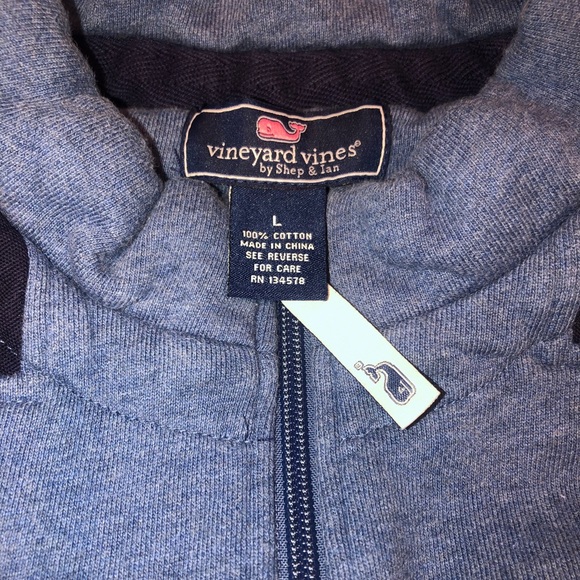 Men’s Vineyard Vines 1/4 Zip - Picture 3 of 5